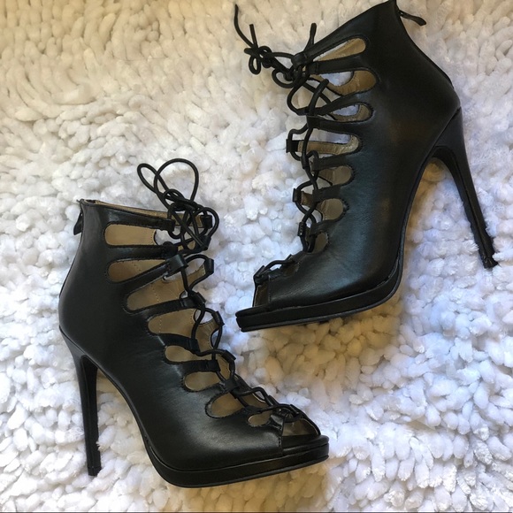 Black Heels with Strap. Size 7.5 - Picture 4 of 4